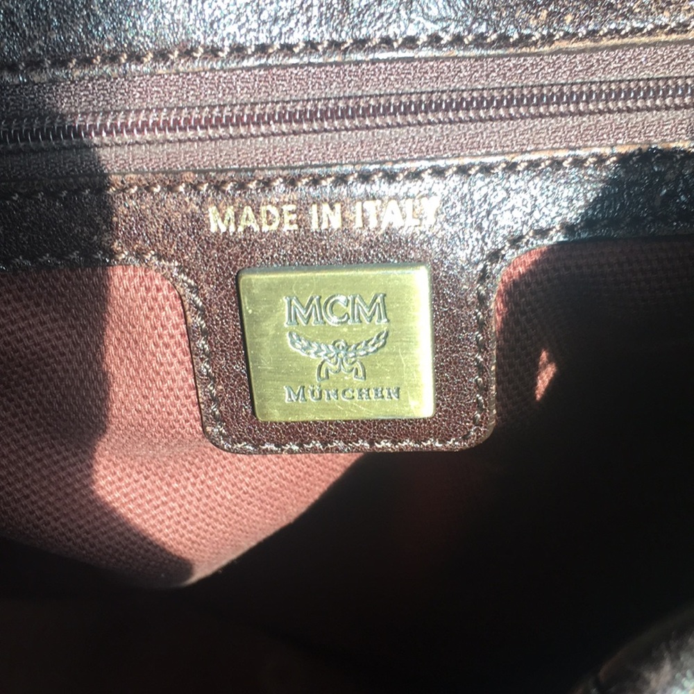 MCM - Picture 3 of 8